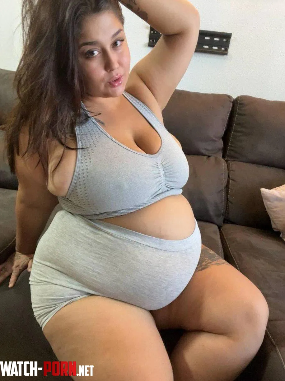 my goal is to reach 300 pounds and my clothes are already too tight by SourImogen