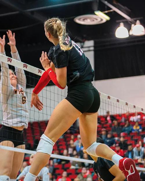 Thumbnail Isabel Martin: A Talent to Watch in VolleyballGirls