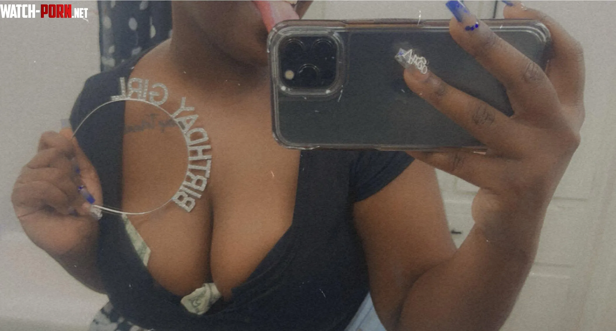 birthday nailfie  by yviexo