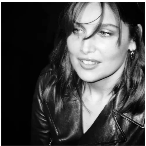 Thumbnail Laetitia Casta: Iconic Model by DlngoLex | Models Feature
