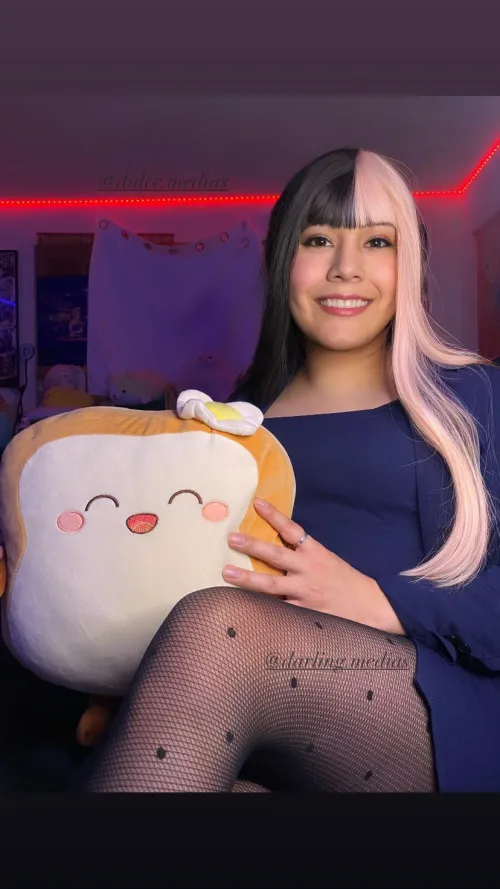 Thumbnail Your Queen Has Arrived: Embark on a Pantyhose Journey with dulce_medias