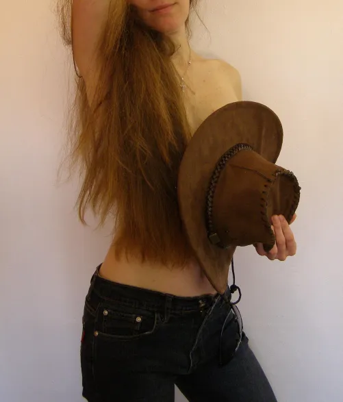 Thumbnail Hatbra by Isa_bea | ToplessInJeans Category Article