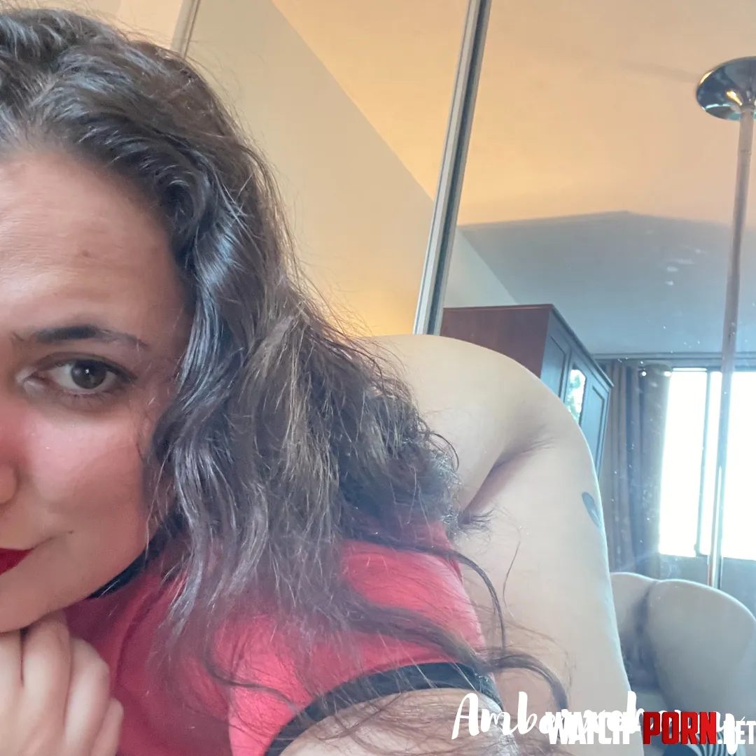 Instead of a new years kiss can I get a new years cum load by amberxohoney