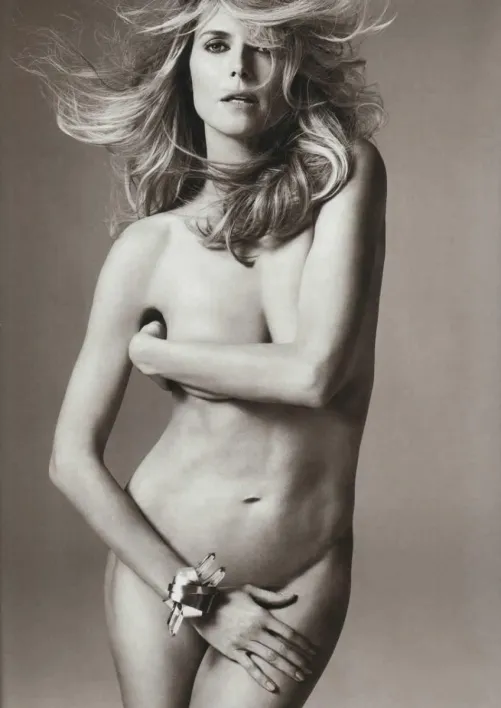 Thumbnail Heidi Klum Uncovered: Dull_Junket_619's Celebsnaked Discovery