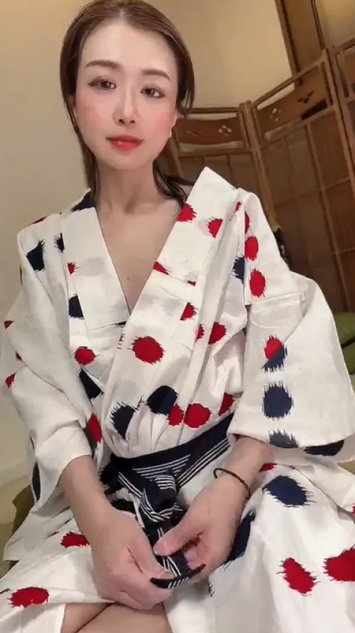 Thumbnail Age and Beauty: 'Am I Too Young for You?' by shihoshodogirl | JapaneseHotties