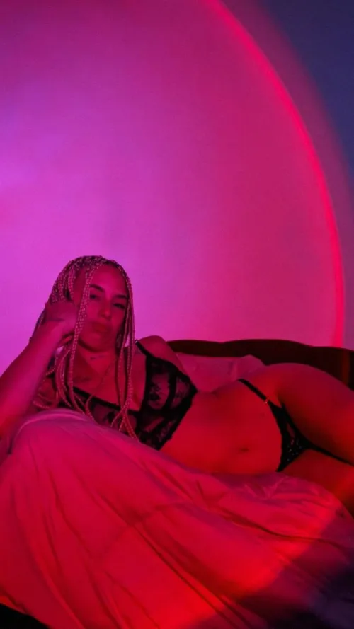 Thumbnail Red Lights Turn Me On, How about You? - RadiantxXxHeather | SexyButNotPorn