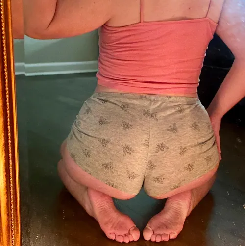 Thumbnail Are My Hips Wide Enough? JadedValkyrie Explores Chubby Curves