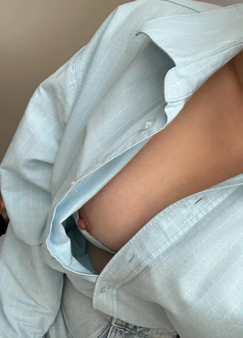 Thumbnail Car Trouble? Offering a View for a Ride to Work | downblouse