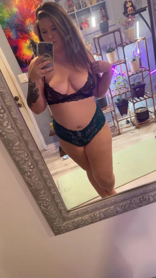 Thumbnail Irresistible Amateur MILFs That Could Still Catch Your Attention