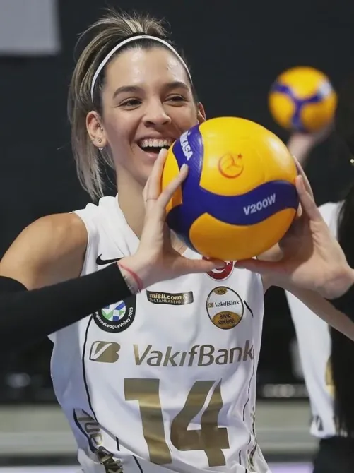 Thumbnail Meet Aleksia Karutasu: A Talent in Volleyball