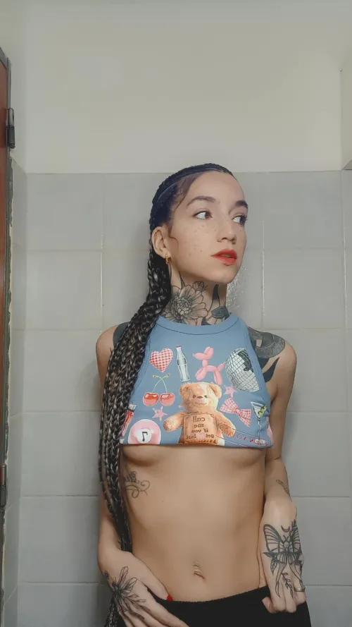 Thumbnail Seductive Latina Beauty Unleashed - Discover the Heat | tattoonadia