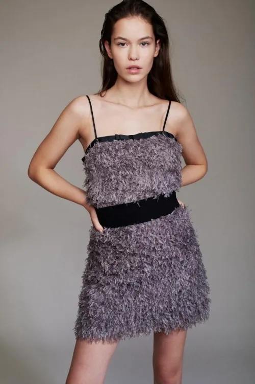 Thumbnail Ivana Borosova: Reflecting Beauty Through Modeling with catzy007