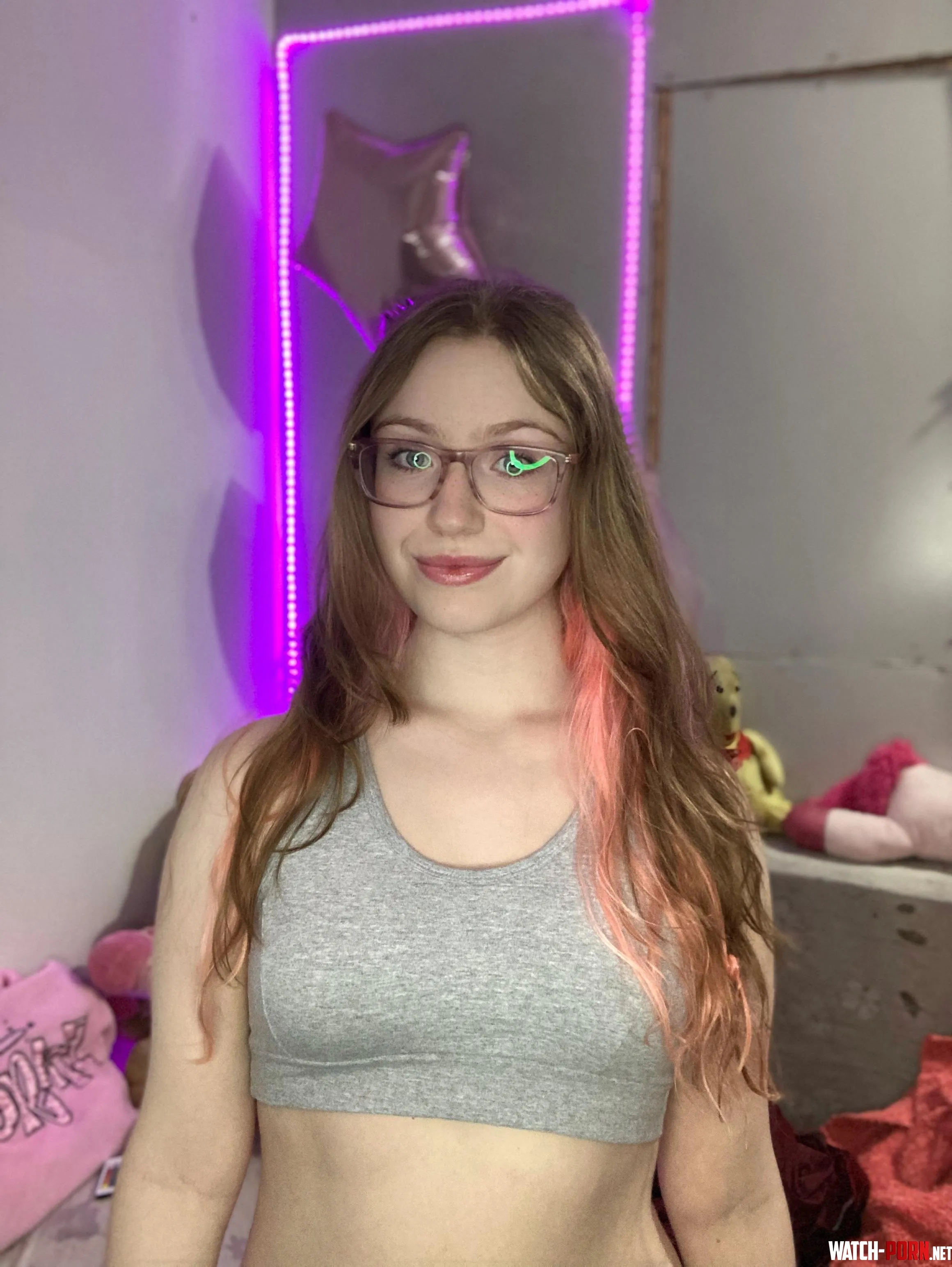 what can u say abt this 19F nerd  by rainboocassy