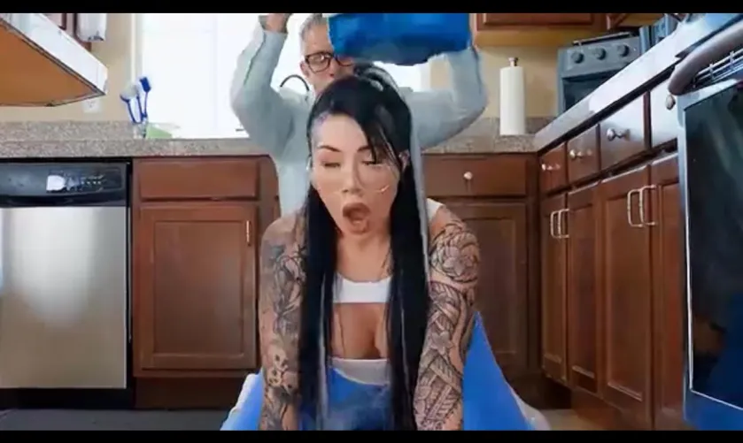 Thumbnail Help requested for 'Help naming' by nohzdyve97 in SauceforNSFWads
