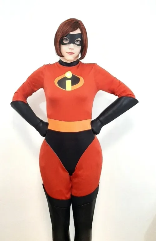 Thumbnail AlixValove Embodies Elastigirl for a Dazzling Cosplaygirls Depiction