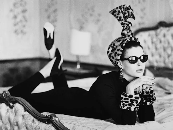 Thumbnail Carre Otis: A Look Into the Life of a Model by bil_sabab
