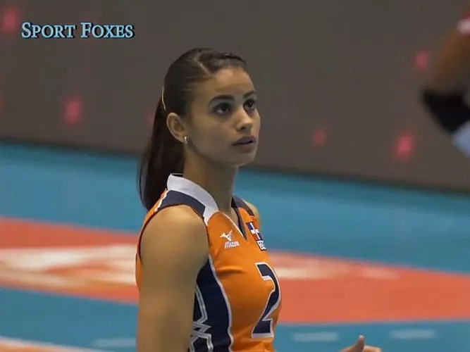 Thumbnail Winifer Fernandez: A Profile of VolleyballGirls by YongWeddle
