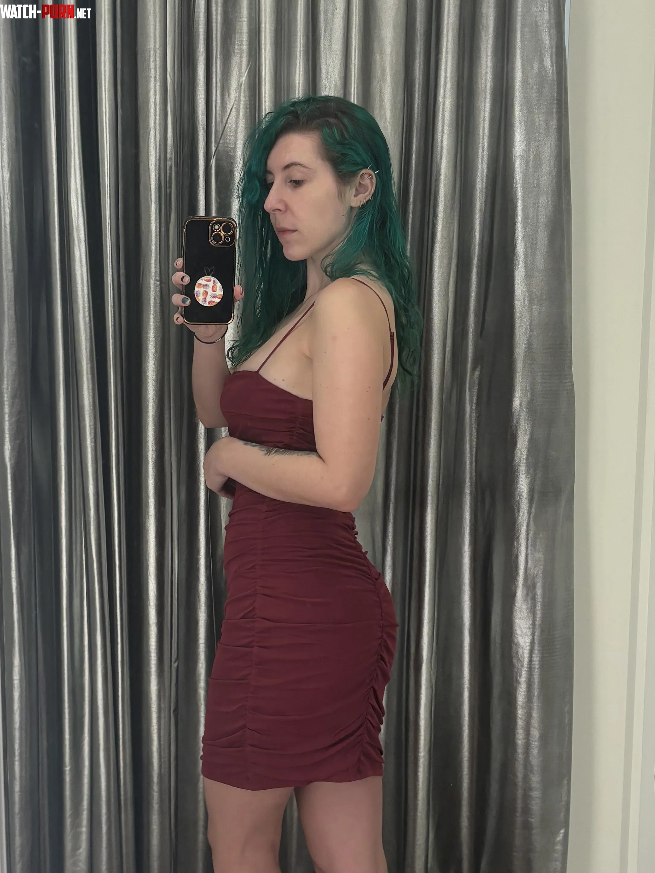 Red dress booty by sirenskiss3