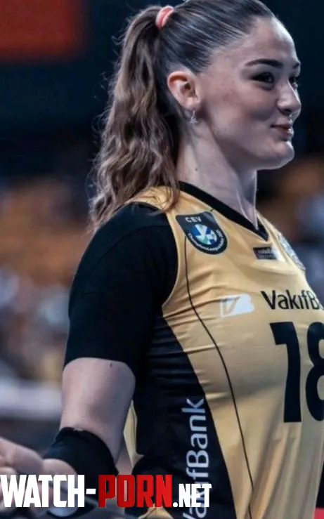 Zehra Gnes Turkish Volleyball by YongWeddle