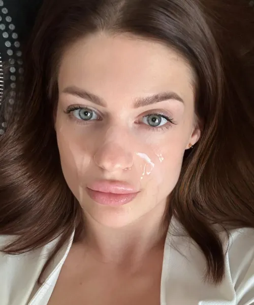 Thumbnail Do I Resemble a Shy Girl? Exploring Self-Perception in Cumfetish Communities by Alexa_Sweetyy