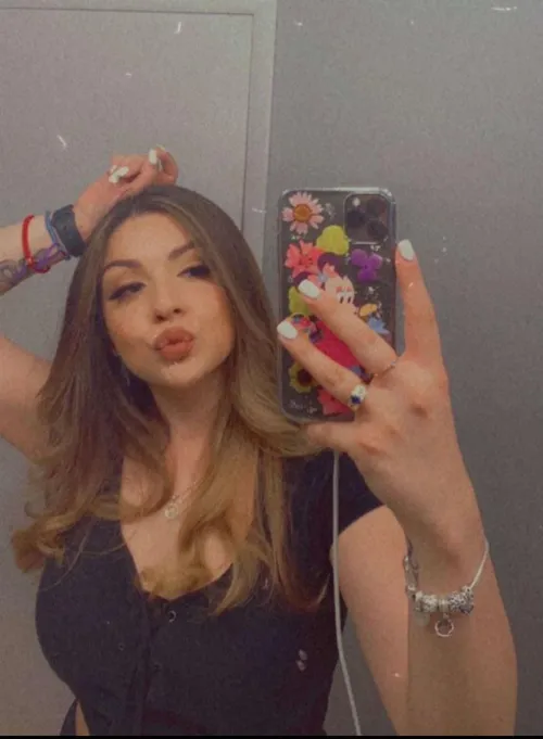 Thumbnail Mastering the Art of Pouting | Insights from CallmeSlickk