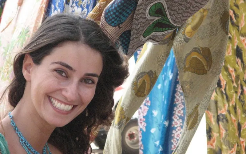 Thumbnail Saba Soomekh: A Remarkable Iranian-Jewish Academic | guitartoad