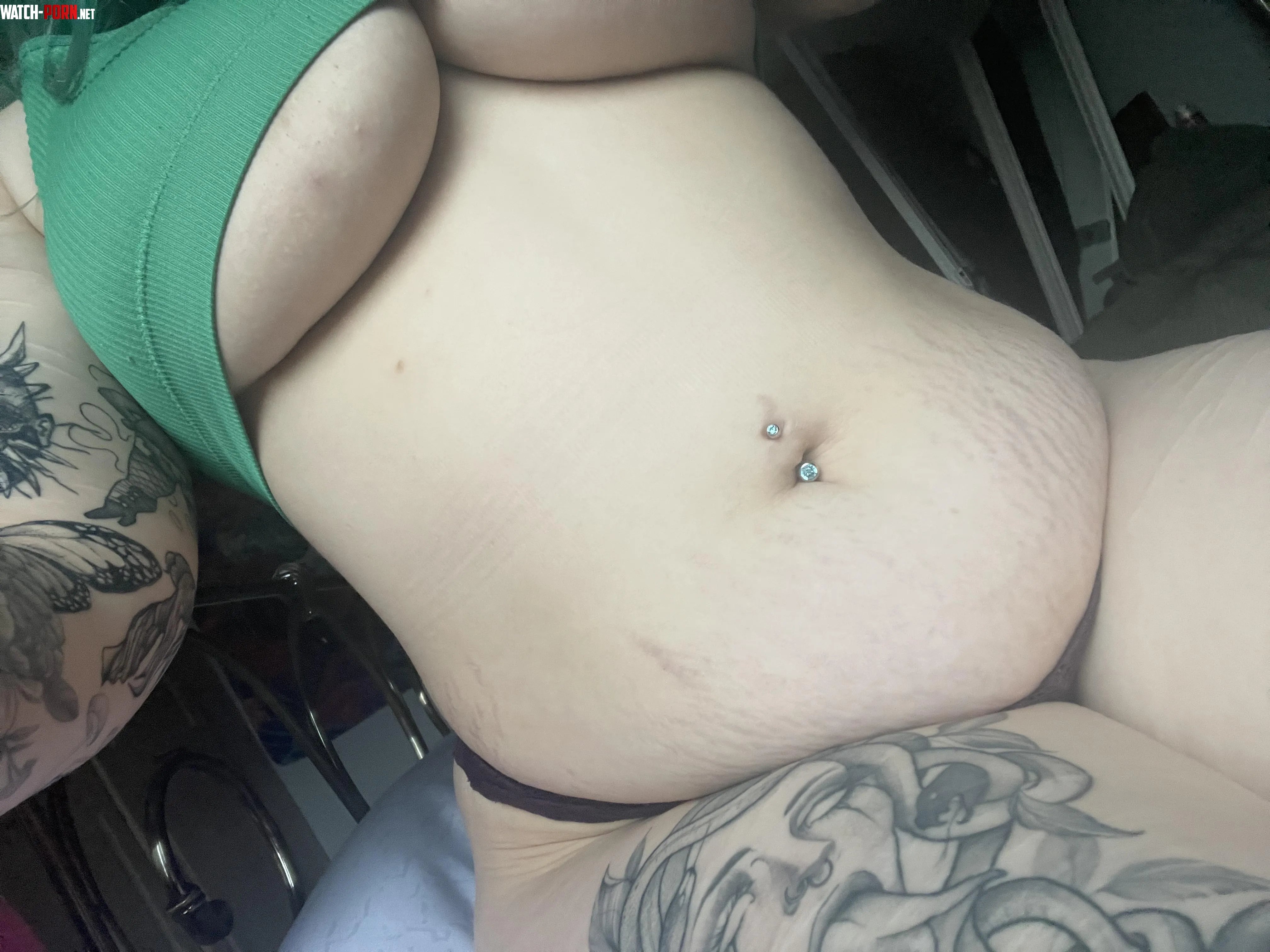 Does my chubby mom bod turn you on by Mialkshake