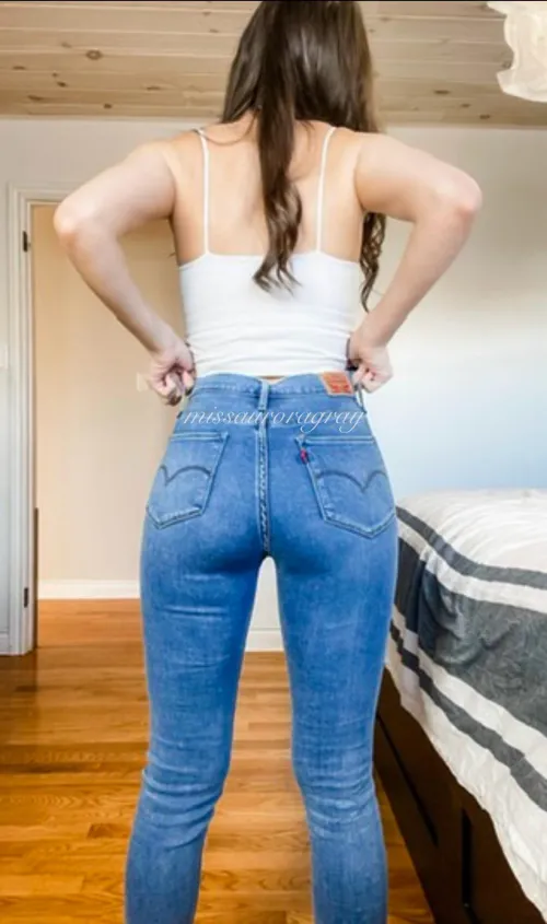 Thumbnail Levis Booty Alert: Sexy Girls in Jeans by MissAuroraGray