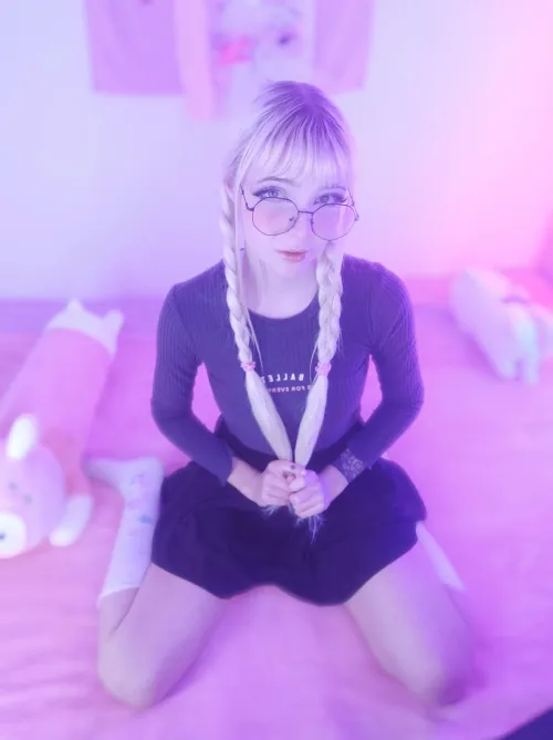 Thumbnail Embracing Unconventional Turn-Ons: Cumming on Glasses | fluffy-Ellie