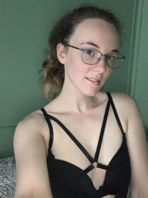 Thumbnail Importance of Eye Contact for Girls with Glasses by thebreefontaine | GirlswithGlasses
