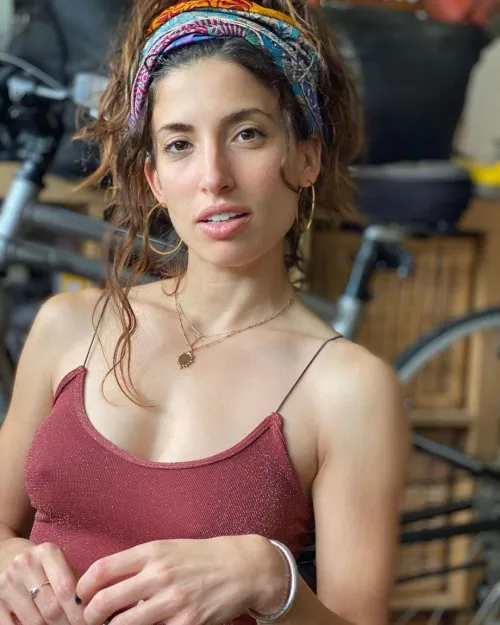 Thumbnail Tania Raymonde Shines in CelebrityPokies - painefinalfantasy