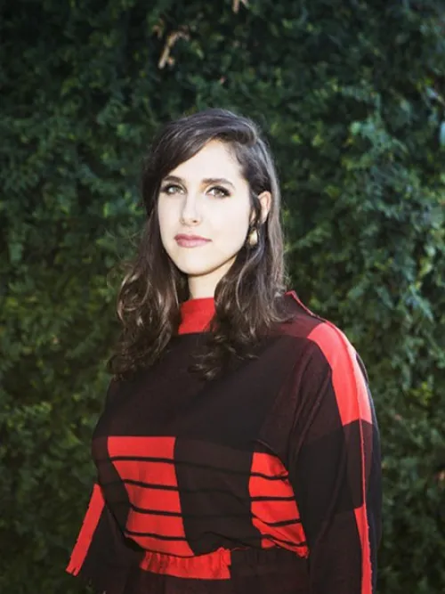 Thumbnail Megan Amram: The Multitalented Star of JewishBabes | guitartoad