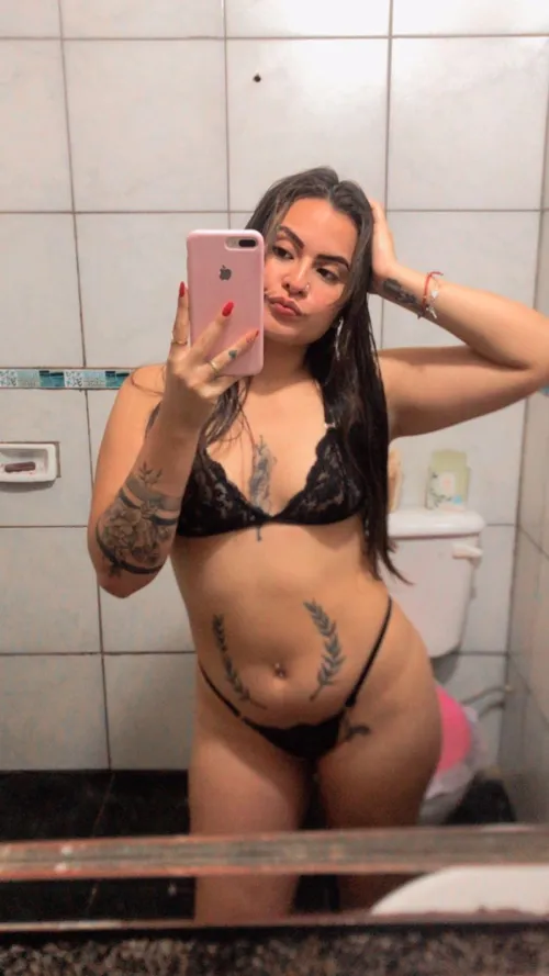 Thumbnail Lingerie Loveliness: Beauty to Admire