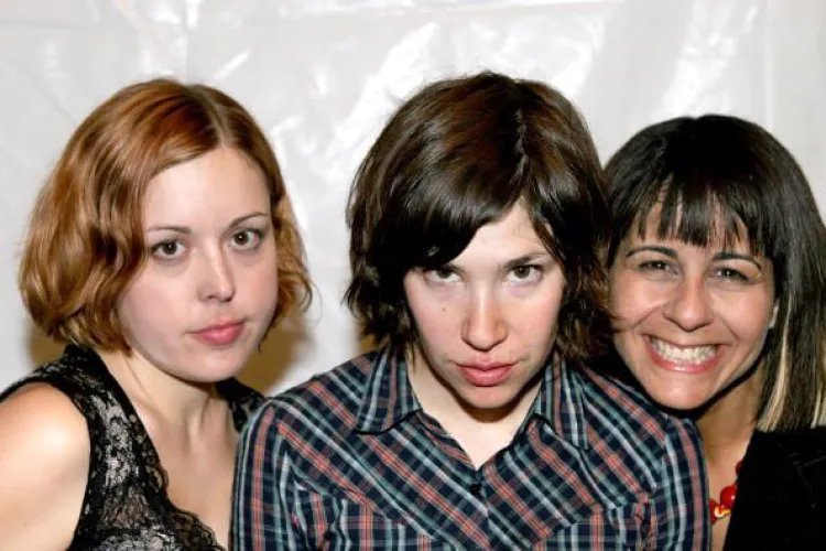 Thumbnail Sleater-Kinney's Carrie Brownstein and Janet Weiss: JewishBabes Power Duo | guitartoad