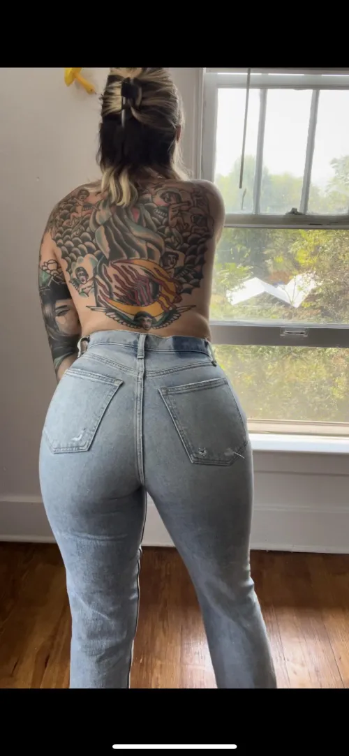 Thumbnail valeriexxoo2356 Asks: What Do You Think of My Favorite Jeans?