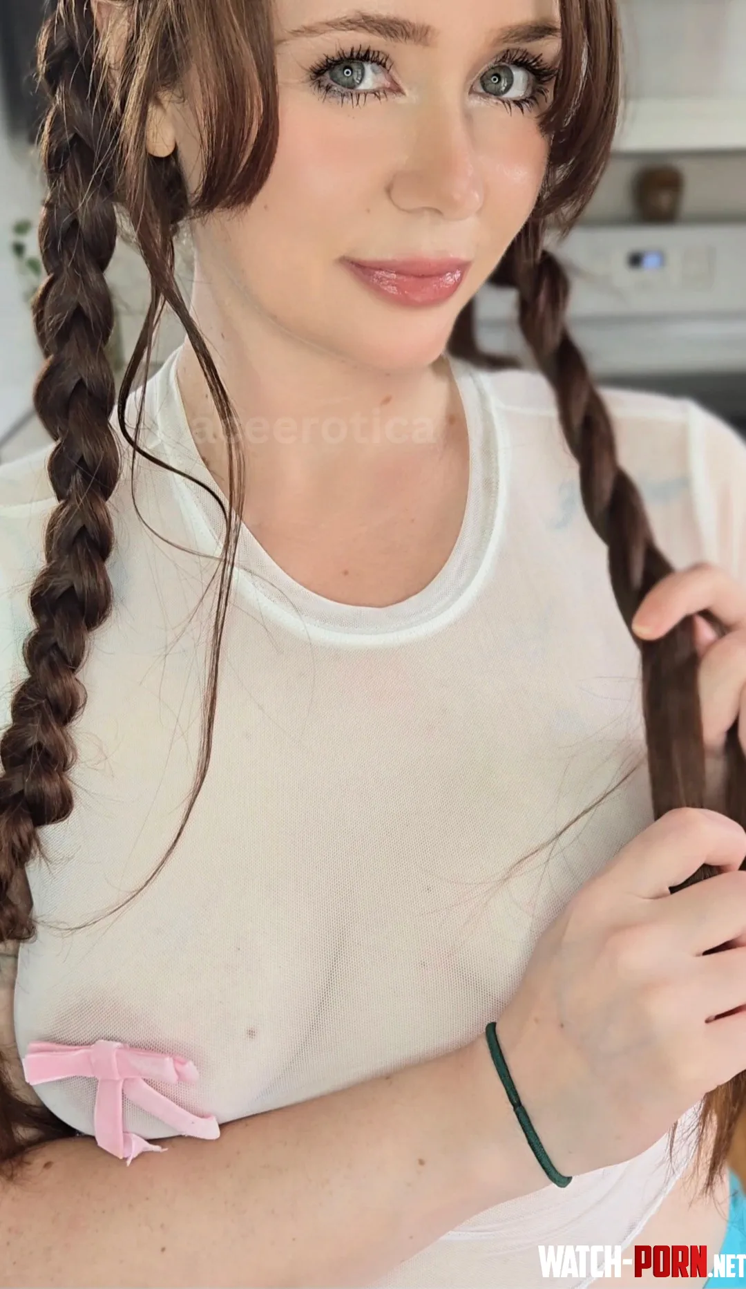 The bows are supposed to be on my pigtails  by AceErotica