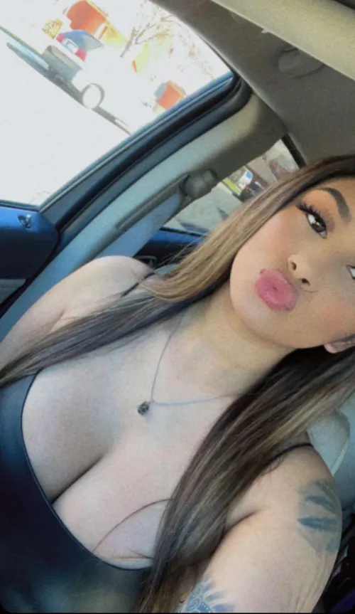 Thumbnail CallmeSlickk's Pouting Artistry Unveiled