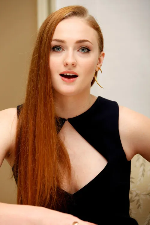 Thumbnail Dive into the World of Sophie Turner | RedheadedGoddesses