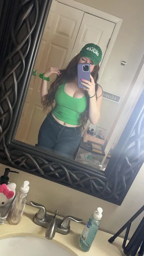 Thumbnail Favorite NFL Team by aqualaraa27xx | OnlyFans101