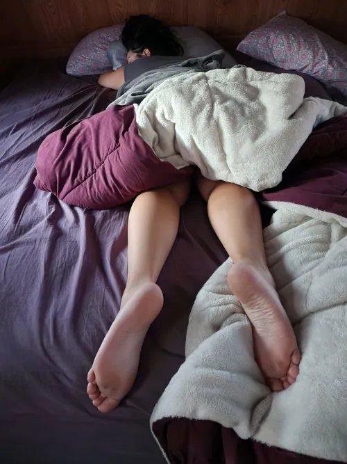 Thumbnail Intimate Moments: Midwestvixencouple's Cozy Encounter in WifeWantstoPlay