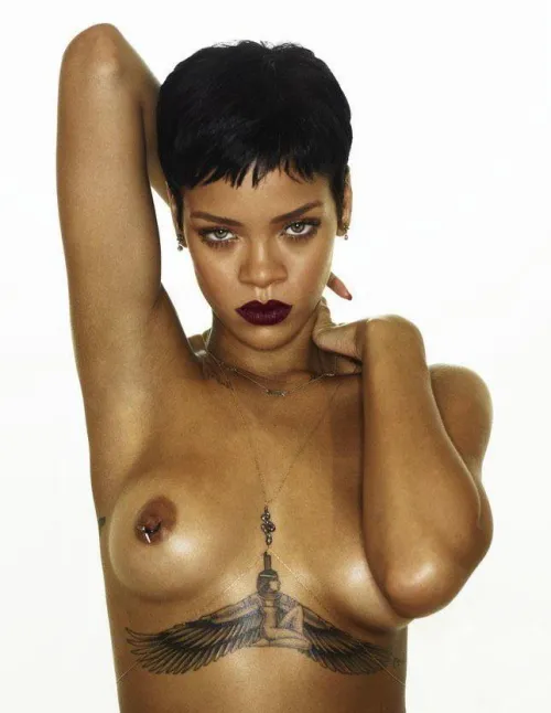Thumbnail Secretreddittor Presents the Sensuality of Celeb Rihanna