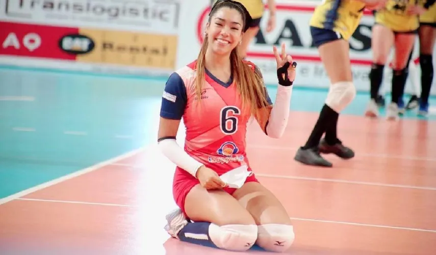 Thumbnail Discovering the Talent of Evadelaida Talavera in VolleyballGirls