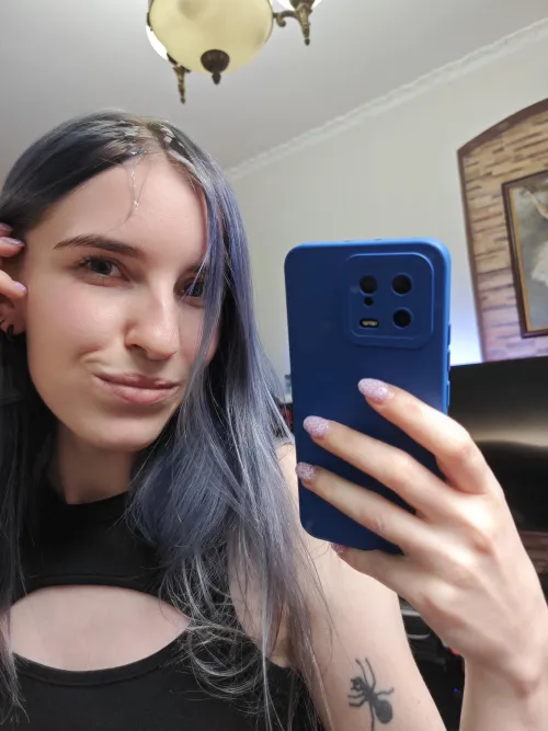 Thumbnail Selfie Alert: Time to Repeat the Job Well Done | hailey_cute