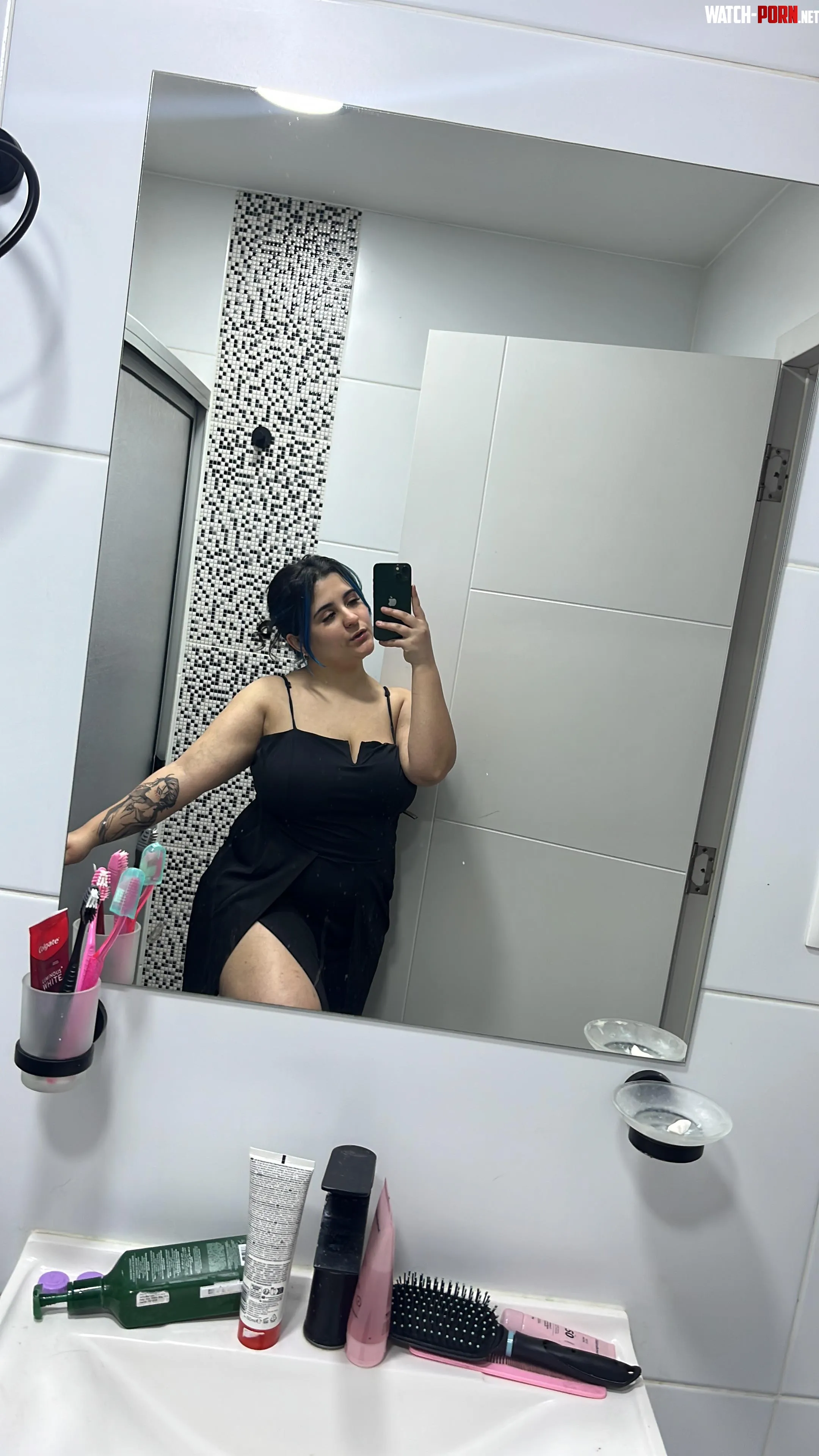 Non nude selfies can be good too by Jamiyaestatw