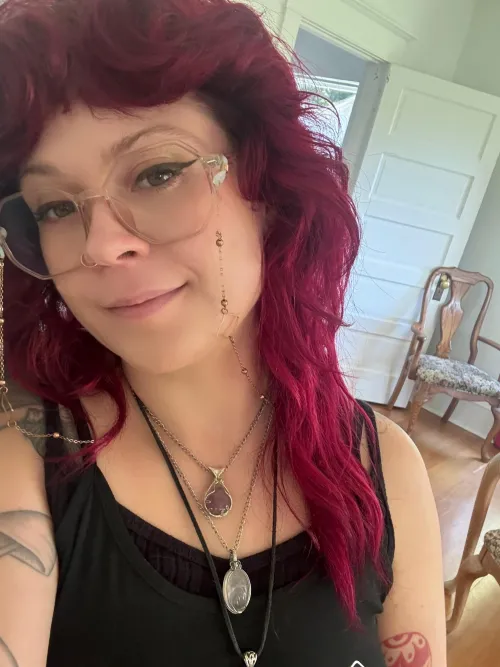 Thumbnail needlemaiden Shares Excitement for Turning 33 on OnlyFans