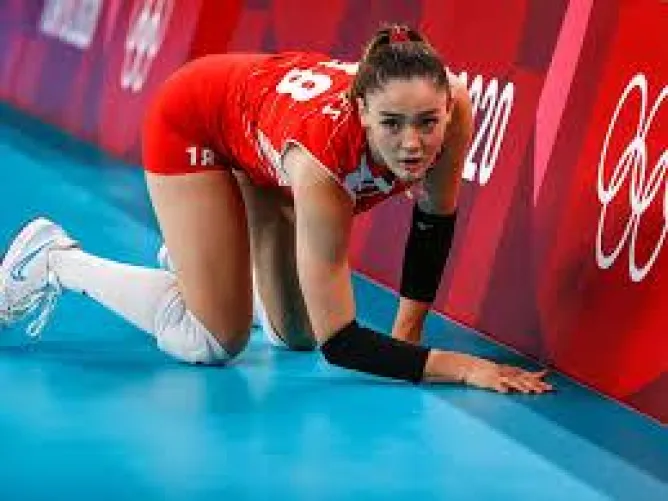Thumbnail Zehra Güne: Making Waves in Volleyball