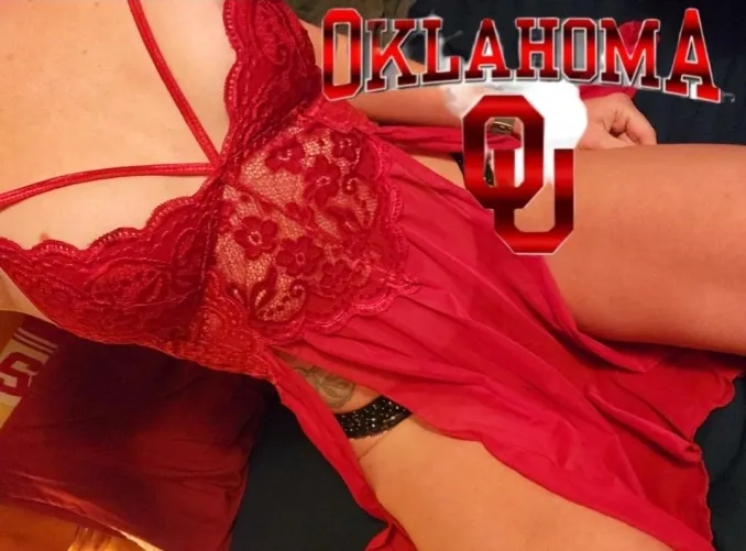 Thumbnail Boomer Enthusiasm: krazylife_ok Cheers on GamedayGoneWild