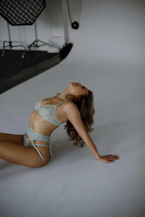 Thumbnail Sensual Touch: prettywisebabe's Lingerie Sensation