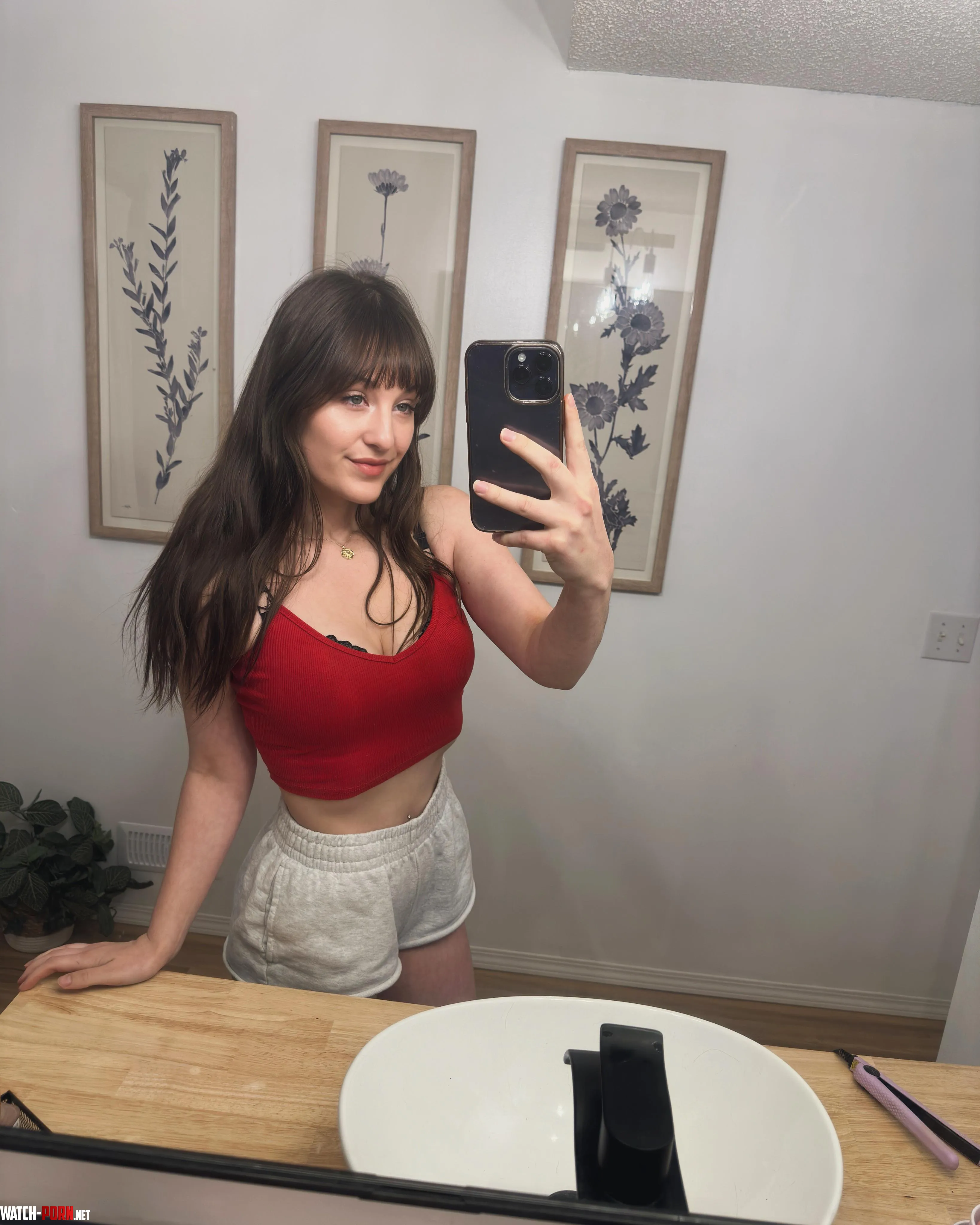 Red  by natalliahemp