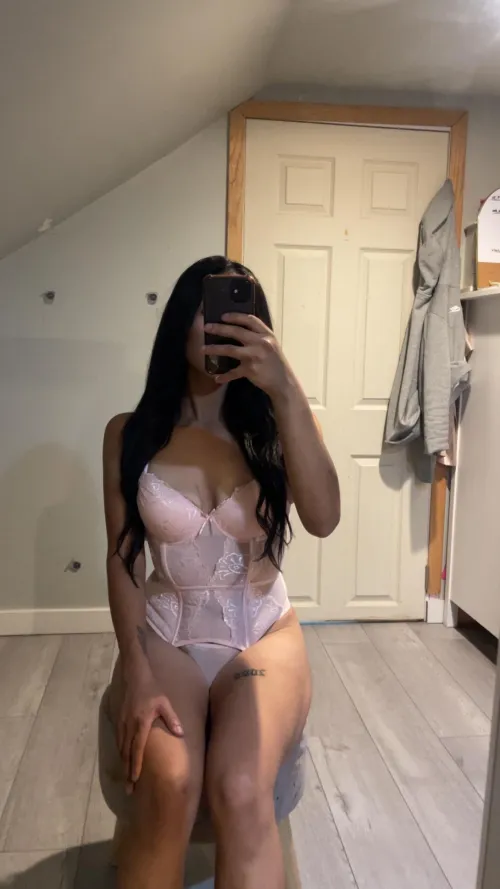 Thumbnail Flowing Elegance: Soggy_Telephone_2520's Lingerie Showcase